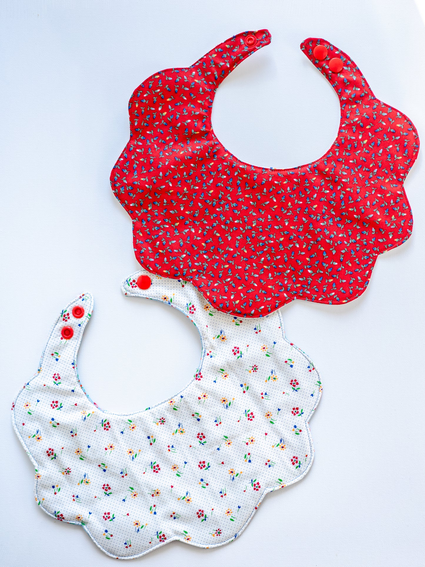 Scallop Edge Baby Bib